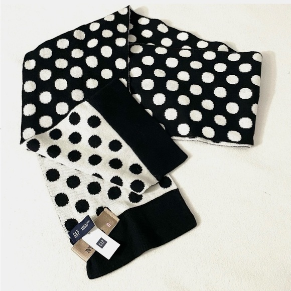 GAP Accessories - GAP Polka Dots Knit Scarf